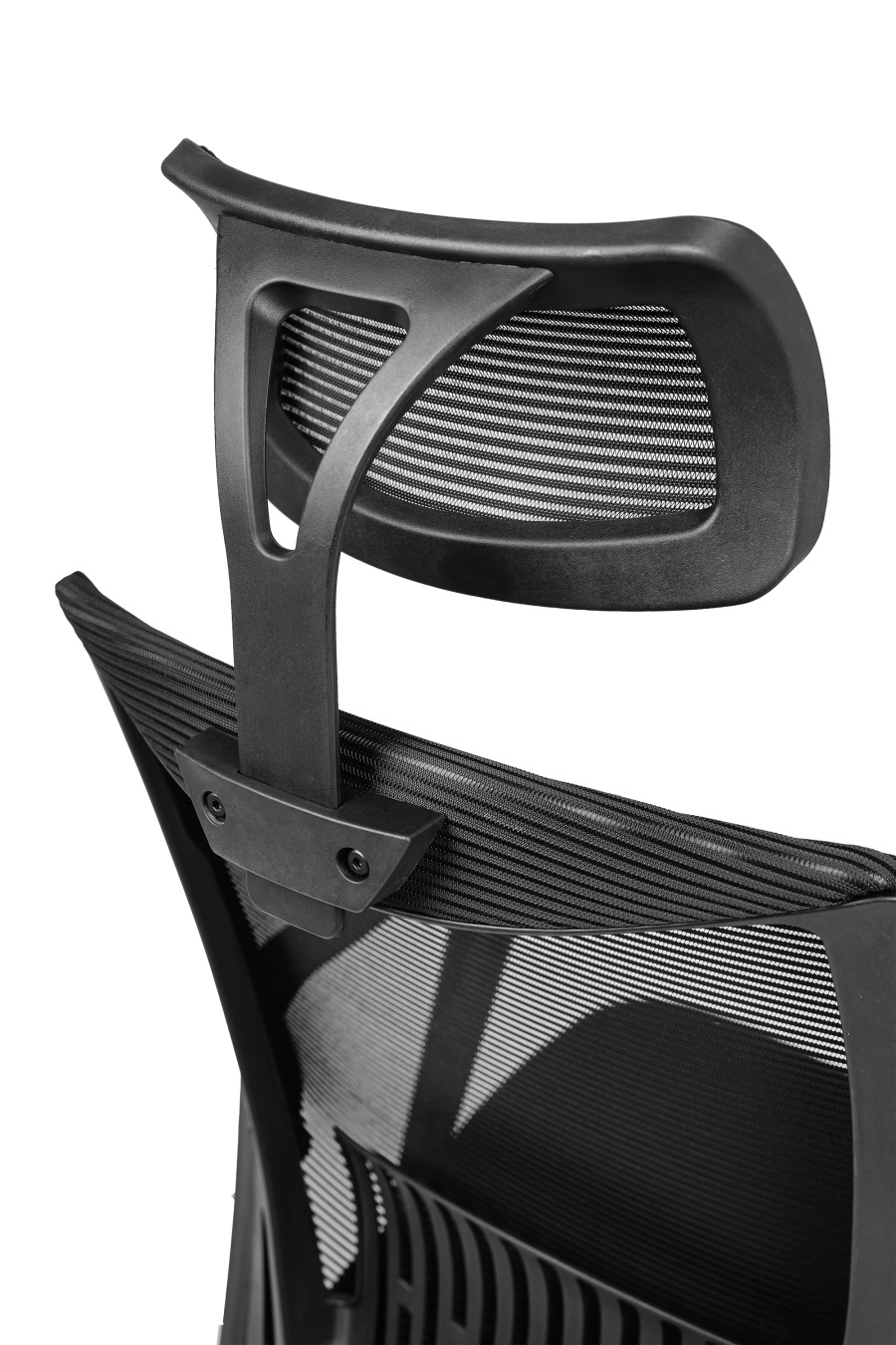 Venezia: Pentru cei ce apreciază simplitatea funcțională, CUSTÓ Venezia combină un șezut textil respirabil cu spătar din plasă acrilică, menținându-te răcoros în zilele solicitante. Suportul lombar fix stabilizează zona inferioară a spatelui, iar tetiera reglabilă pe înălțime relaxează ceafa în pauzele scurte. Cotierele fixe asigură sprijin constant, prevenind încordarea brațelor. Baza rotativă permite acces rapid la întregul spațiu de lucru, iar roțile din plastic oferă deplasare ușoară pe suprafețe dure. Designul compact îl face ideal pentru birouri de mărime redusă sau spații de studiu.