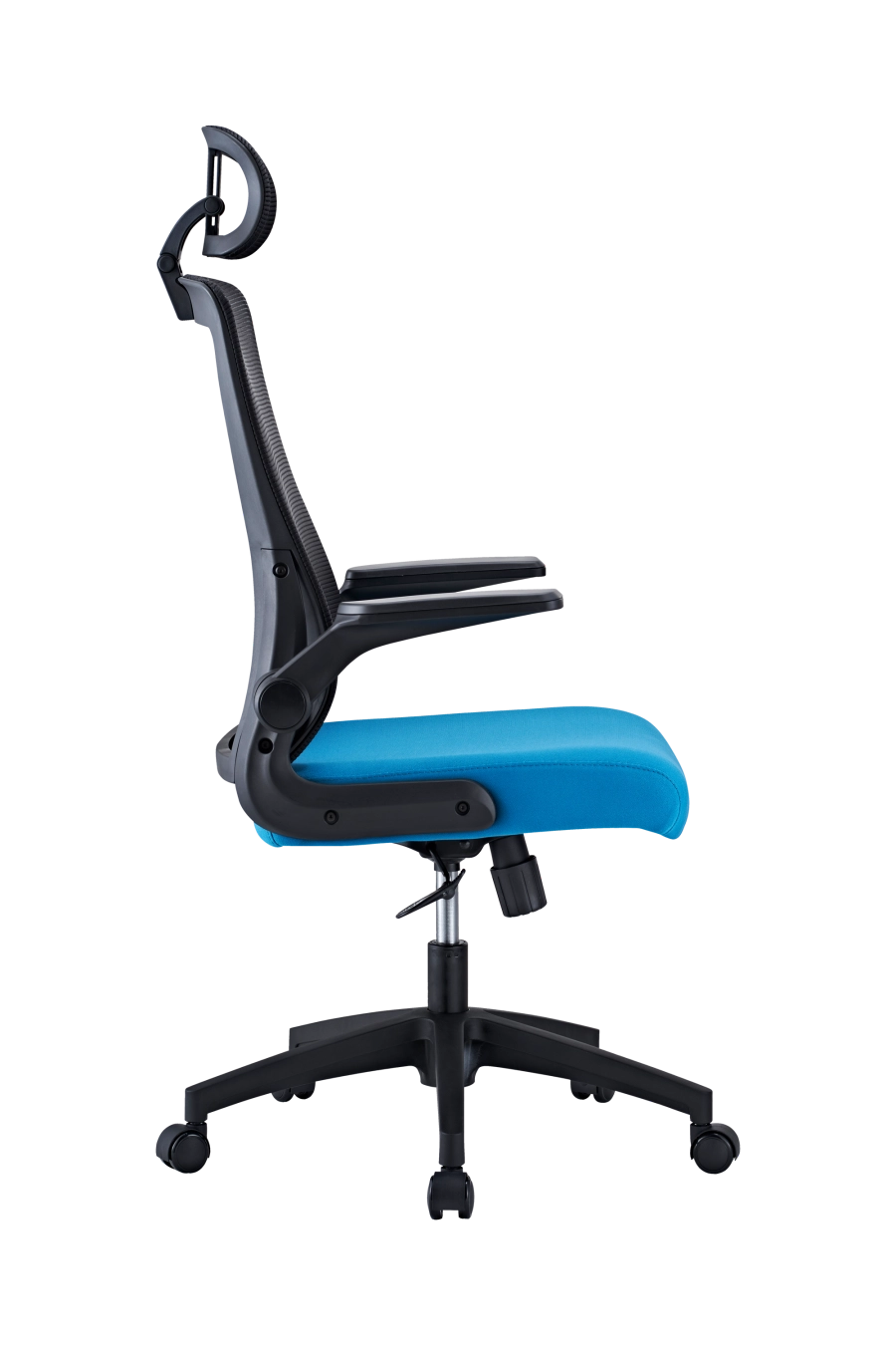 Santander: Bucură-te de aceleași specificații avansate CUSTÓ Santander într-o combinație cromatică energizantă negru-albastru. Tetiera 3D și suportul lombar 2D se reglează intuitiv, iar cotierele „flip-up” facilitează trecerea rapidă de la muncă la relaxare. Spătarul din plasă acrilică răcorește, iar șezutul din spumă poliuritanică distribuie presiunea uniform. Roțile din nailon glisează ușor, protejând podeaua. Ideal pentru spațiile care cer atât funcționalitate, cât și un accent de culoare revigorant.