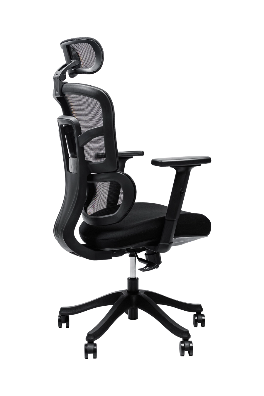 Lyon: CUSTÓ Lyon combină o tetieră 3D ajustabilă și cotiere reglabile, oferind suport precis în zona capului și a antebrațelor. Spătarul din plasă acrilică permite circulația aerului, în timp ce șezutul din spumă de densitate înaltă amortizează presiunea. Suportul lombar fix păstrează curba naturală a spatelui, favorizând o postură sănătoasă. Roțile din nailon se mișcă ușor pe podele dure, păstrând liniștea în birou. Designul all-black întărește ideea de profesionalism și se potrivește birourilor moderne.