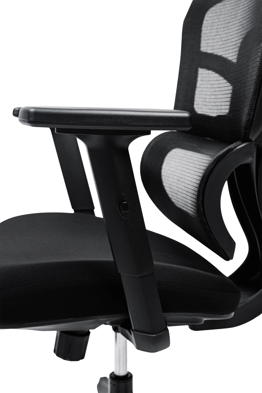 Lyon: CUSTÓ Lyon combină o tetieră 3D ajustabilă și cotiere reglabile, oferind suport precis în zona capului și a antebrațelor. Spătarul din plasă acrilică permite circulația aerului, în timp ce șezutul din spumă de densitate înaltă amortizează presiunea. Suportul lombar fix păstrează curba naturală a spatelui, favorizând o postură sănătoasă. Roțile din nailon se mișcă ușor pe podele dure, păstrând liniștea în birou. Designul all-black întărește ideea de profesionalism și se potrivește birourilor moderne.