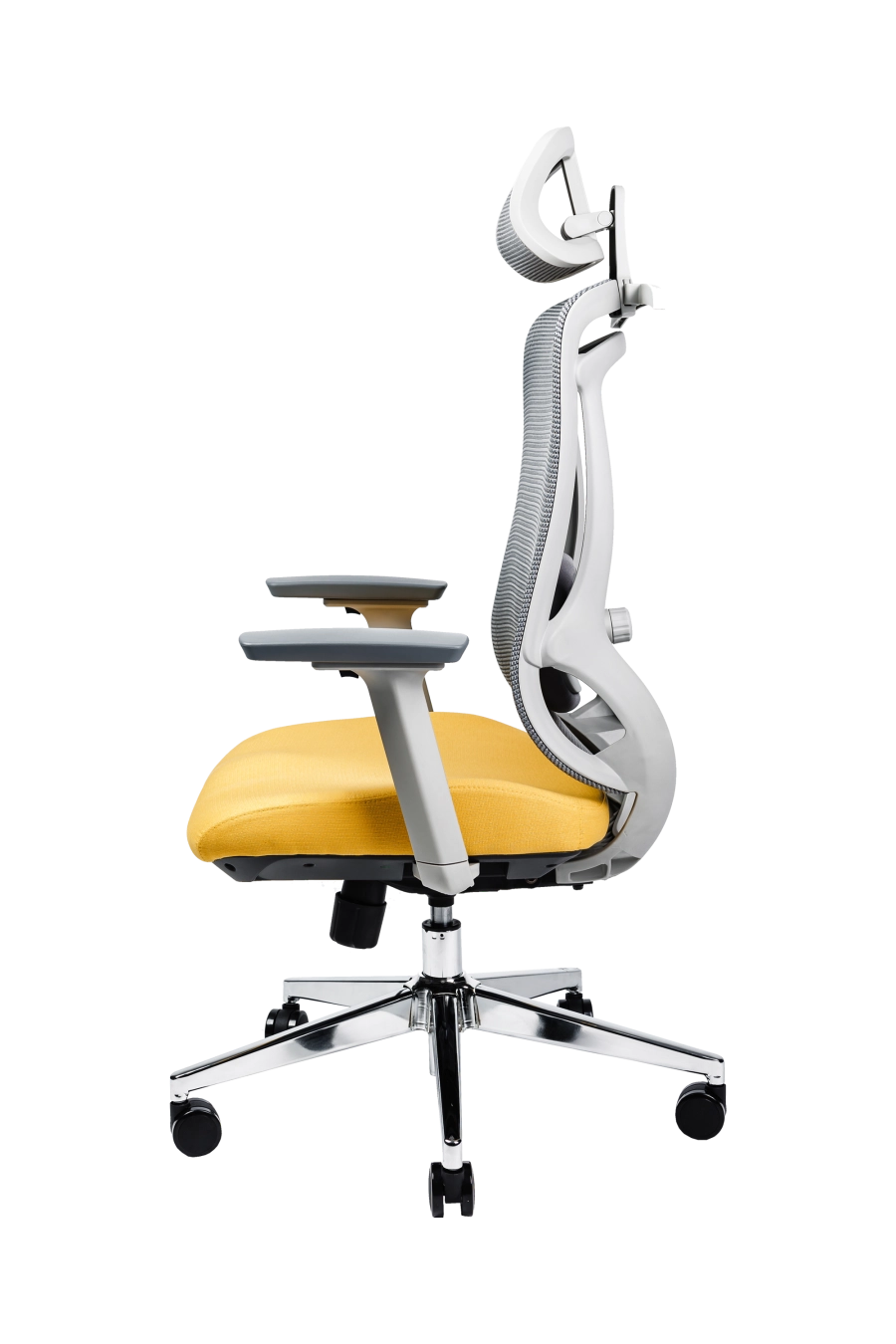 Florence: CUSTÓ Florence combină un spătar din plasă acrilică ventilată cu un șezut din spumă de densitate înaltă și mecanism de translație față/spate, astfel încât presiunea să fie distribuită uniform și proporțional, indiferent de constituția corpului. Suportul lombar ajustabil și tetiera 3D urmează curba coloanei și poziția capului, reducând oboseala. Cotierele 3D îți permit să reglezi înălțimea, adâncimea și rotația pentru tastare fără efort. Paleta gri-galben însuflețește spațiul de lucru, adăugând un accent modern. Mecanismul sincron menține spatele și șezutul în raport ergonomic 2:1, iar roțile din poliuretan rulează silențios. Perfect pentru spații de lucru creative, organizate pentru o productivitate înaltă a echipei.