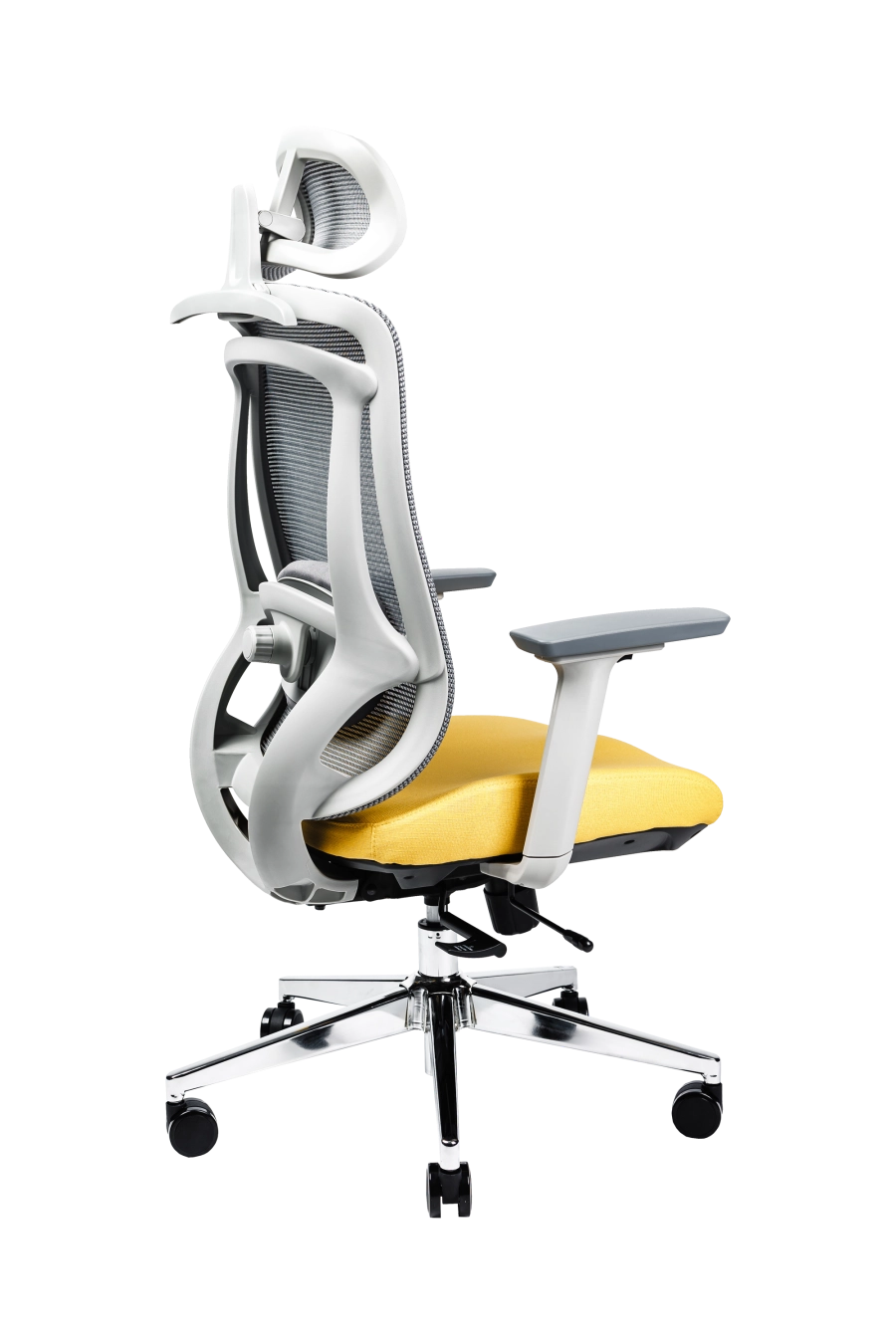 Florence: CUSTÓ Florence combină un spătar din plasă acrilică ventilată cu un șezut din spumă de densitate înaltă și mecanism de translație față/spate, astfel încât presiunea să fie distribuită uniform și proporțional, indiferent de constituția corpului. Suportul lombar ajustabil și tetiera 3D urmează curba coloanei și poziția capului, reducând oboseala. Cotierele 3D îți permit să reglezi înălțimea, adâncimea și rotația pentru tastare fără efort. Paleta gri-galben însuflețește spațiul de lucru, adăugând un accent modern. Mecanismul sincron menține spatele și șezutul în raport ergonomic 2:1, iar roțile din poliuretan rulează silențios. Perfect pentru spații de lucru creative, organizate pentru o productivitate înaltă a echipei.