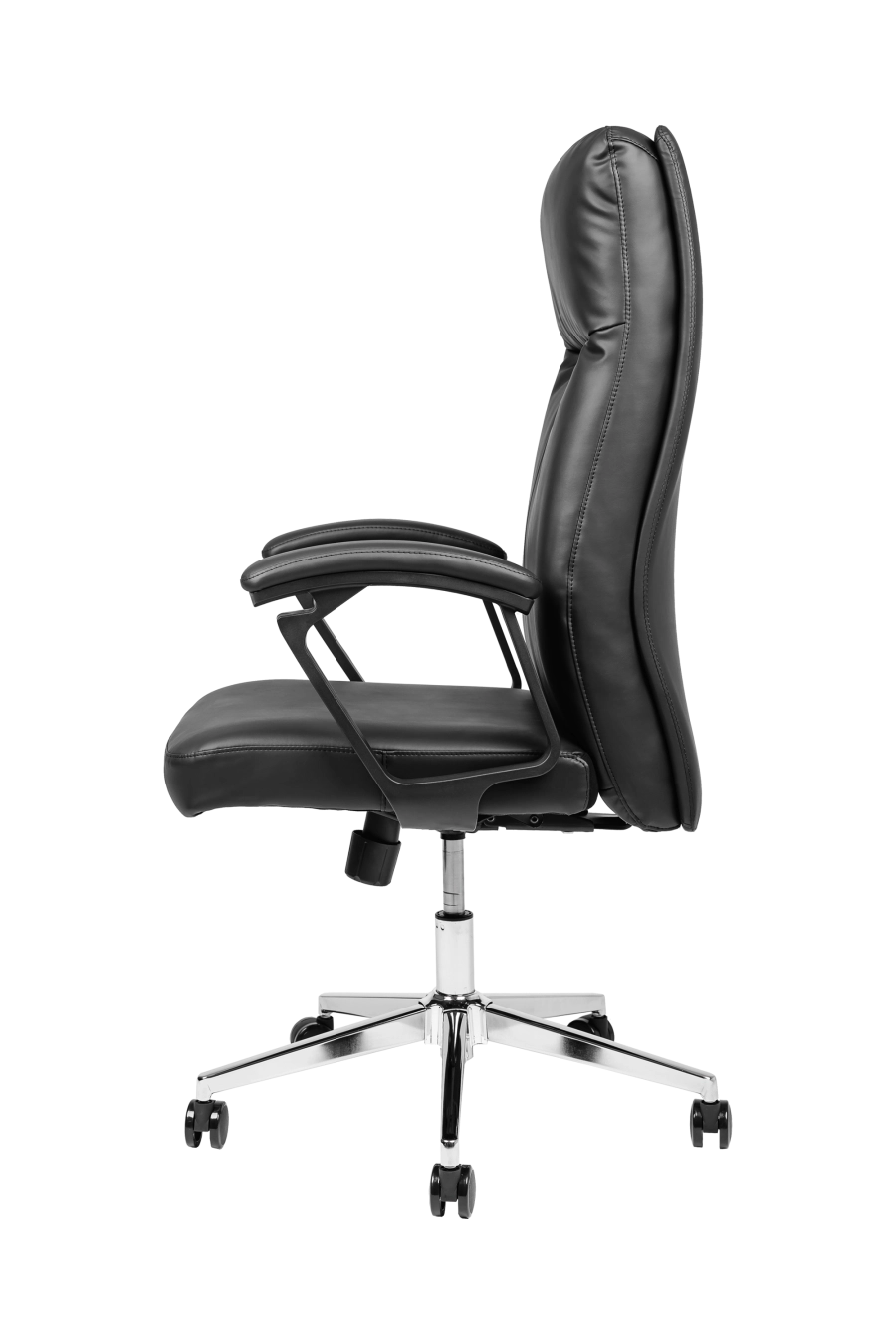 Braga: CUSTÓ Braga impresionează prin șezutul și spătarul din piele artificială ușor de curățat, oferind un aspect sofisticat fără efort de întreținere. Brațele fixe stabilizează antebrațele, prevenind suprasolicitarea umerilor. Mecanismul de înclinare permite scurte momente de relaxare între sarcini. Baza cu roți din poliuretan asigură deplasare lină, protejând pardoselile. Dimensiunile generoase și spătarul înalt oferă suport complet pe durata zilei. Ideal pentru manageri care caută eleganță clasică la un preț accesibil.