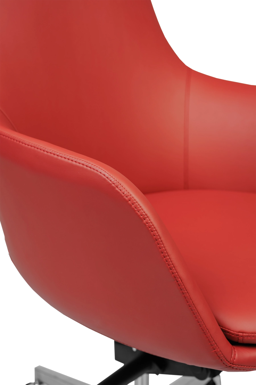 Paris: CUSTÓ Paris aduce eleganța pielii artificiale într-un roșu care insuflă energie spațiului de lucru. Șezutul ferm și spătarul înalt mențin coloana în poziție corectă, iar cotierele fixe susțin antebrațele la un unghi natural. Mecanismul de înclinare îți permite scurte momente de relaxare, prevenind rigiditatea. Baza rotativă se întoarce ușor către colegi sau documente, menținând fluența discuțiilor. Roțile din poliuretan rulează lin și nu zgârie pardoseala. Perfect pentru birouri executive sau spațiile de recepție care doresc să transmită încredere și dinamism.