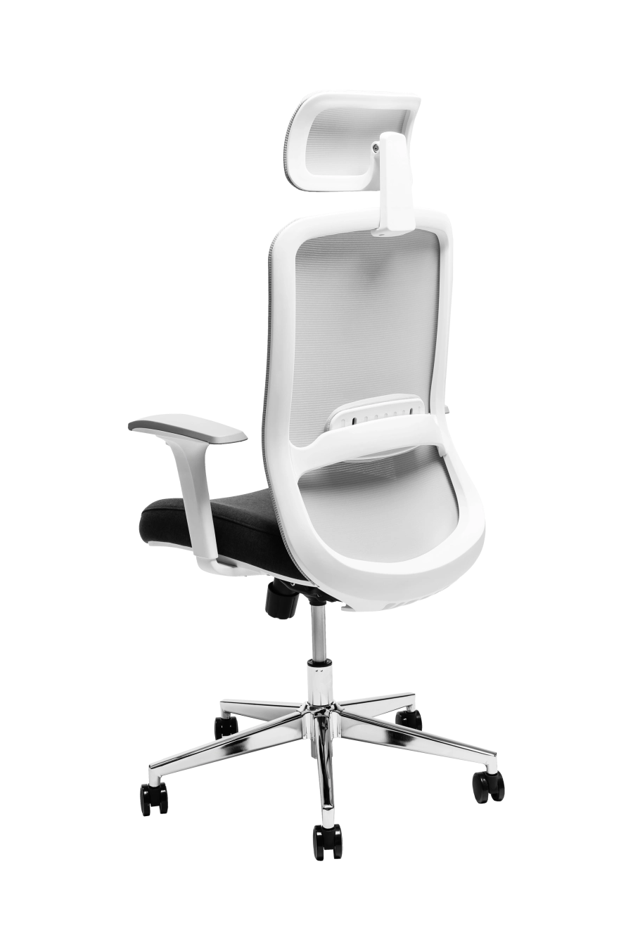 Roma: CUSTÓ Roma combină designul modern cu funcționalitatea avansată, fiind ideal pentru birouri profesionale. Șezutul tapițat din stofă oferă confort constant, iar spătarul din plasă elastomerică asigură o ventilație eficientă pe durata întregii zile de lucru. Suportul lombar reglabil pe înălțime permite ajustarea precisă pentru o susținere optimă a zonei inferioare a spatelui. Tetiera reglabilă pe înălțime oferă susținere suplimentară pentru cap și gât, iar cotierele reglabile 4D permit ajustarea în înălțime, adâncire, lățime și unghi, asigurând o poziție naturală a brațelor în orice activitate. Mecanismul multifuncțional cu blocare în trei poziții și translare a șezutului asigură flexibilitate în mișcare și stabilitate. Baza stelată din oțel cromat, echipată cu roți din poliuretan, garantează mobilitate lină și stabilitate pe diferite tipuri de suprafețe. Designul gri conferă o notă sobru-executivă, potrivită pentru birouri moderne unde confortul și profesionalismul contează.