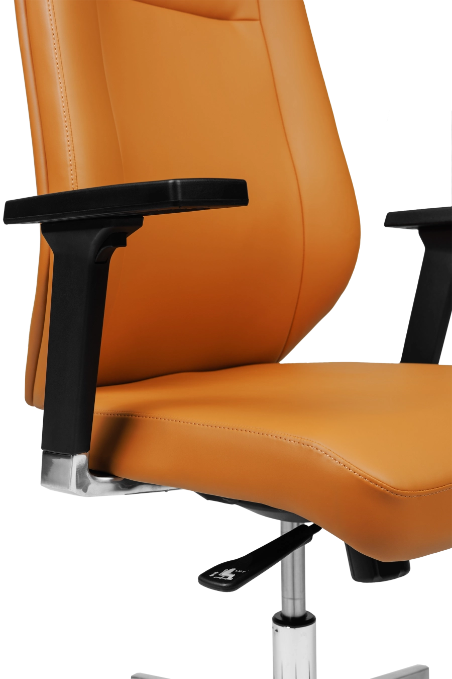 Barcelona: CUSTÓ Barcelona combină suplețea pielii artificiale de calitate premium cu avantajul cotierelor 3D, care se reglează rapid pe înălțime, adâncime și rotație pentru o postură relaxată la tastatură. Șezutul ergonomic este capitonat cu spumă de înaltă densitate, iar spătarul urmează linia spatelui, tetiera fixă susținând coloana cervicală în pauzele scurte. Mecanismul de balansare îți permite să alternezi între lucru intens și destindere. Accentele oranj energizează spațiul de lucru și adaugă personalitate fără a distrage atenția.