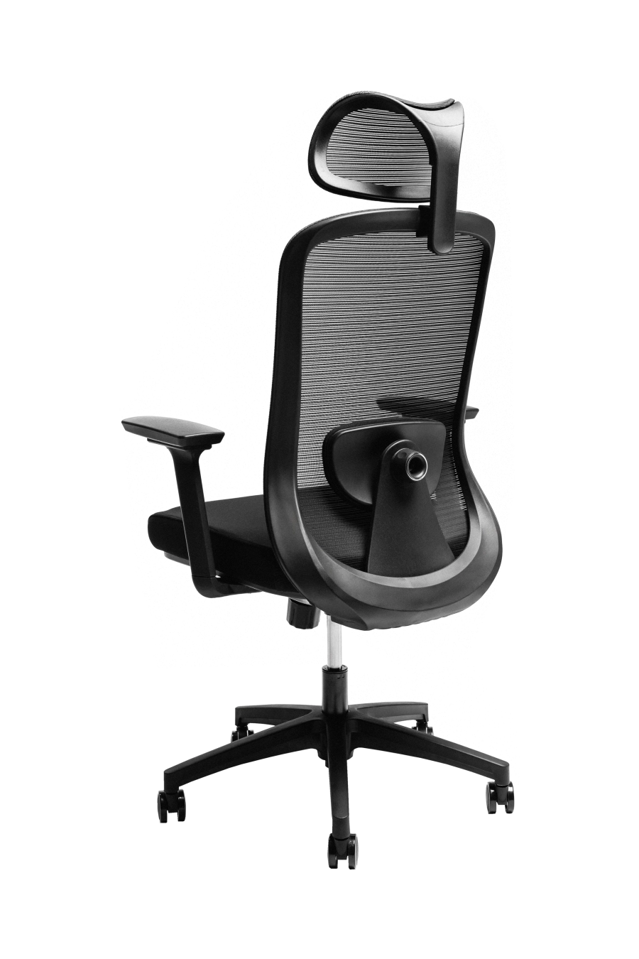 Bergamo: CUSTÓ Bergamo îmbină performanța ergonomicii cu designul modern: șezutul tapițat din stofă oferă confort constant, iar spătarul din plasă elastomerică asigură o ventilație optimă pe durata întregii zile de lucru. Suportul lombar reglabil 3D permite ajustarea pe înălțime, adâncime și adâncire, adaptându-se perfect curburii naturale a spatelui și reducând tensiunea în zona inferioară. Tetiera reglabilă pe înălțime oferă susținere suplimentară pentru cap și gât, iar cotierele reglabile 3D permit ajustarea în înălțime, adâncire și lățime, asigurând o poziție naturală a brațelor în orice activitate. Mecanismul sincron cu blocare într-o poziție și baza stelată din plastic dur, echipată cu roți din poliuretan, garantează stabilitate și mobilitate lină pe diferite tipuri de suprafețe. Designul all-black conferă o notă sobru-executivă, potrivită pentru spații profesionale unde confortul și profesionalismul sunt esențiale.